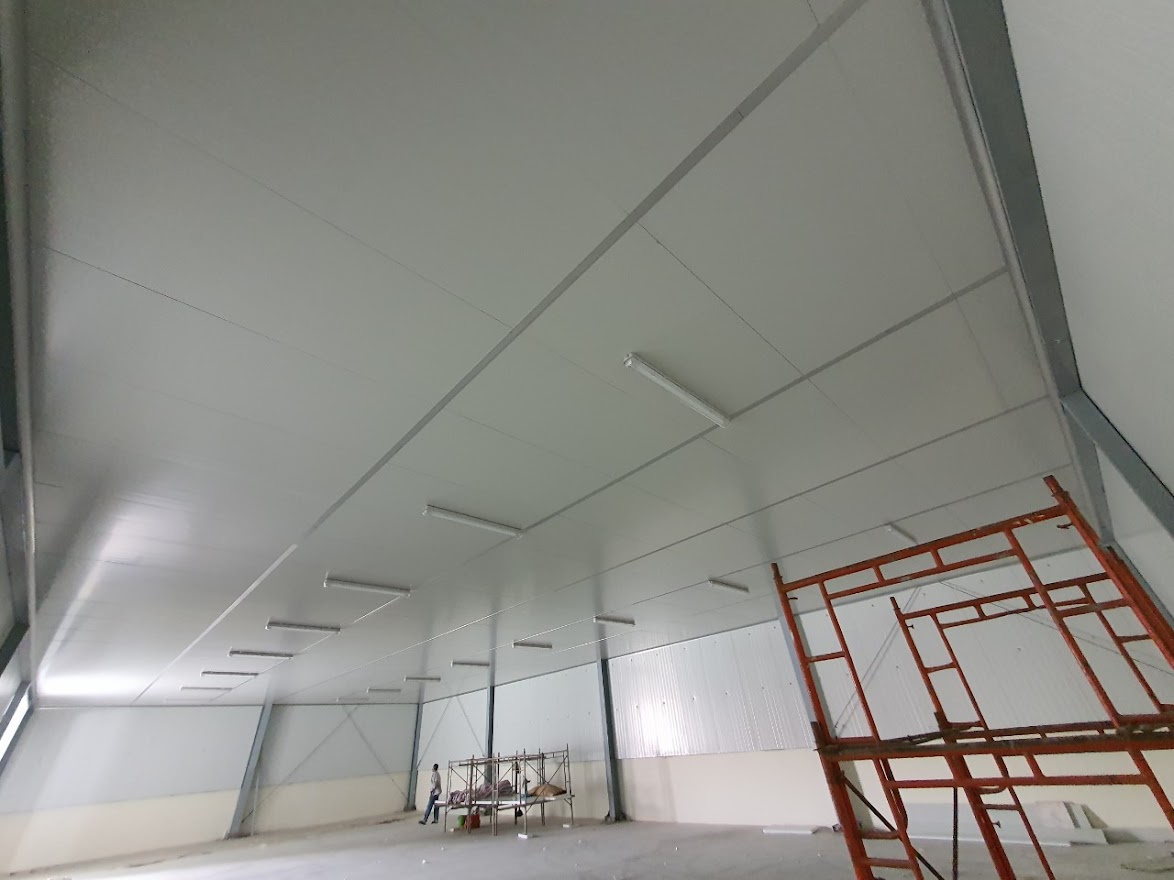 Trần bằng tấm panel